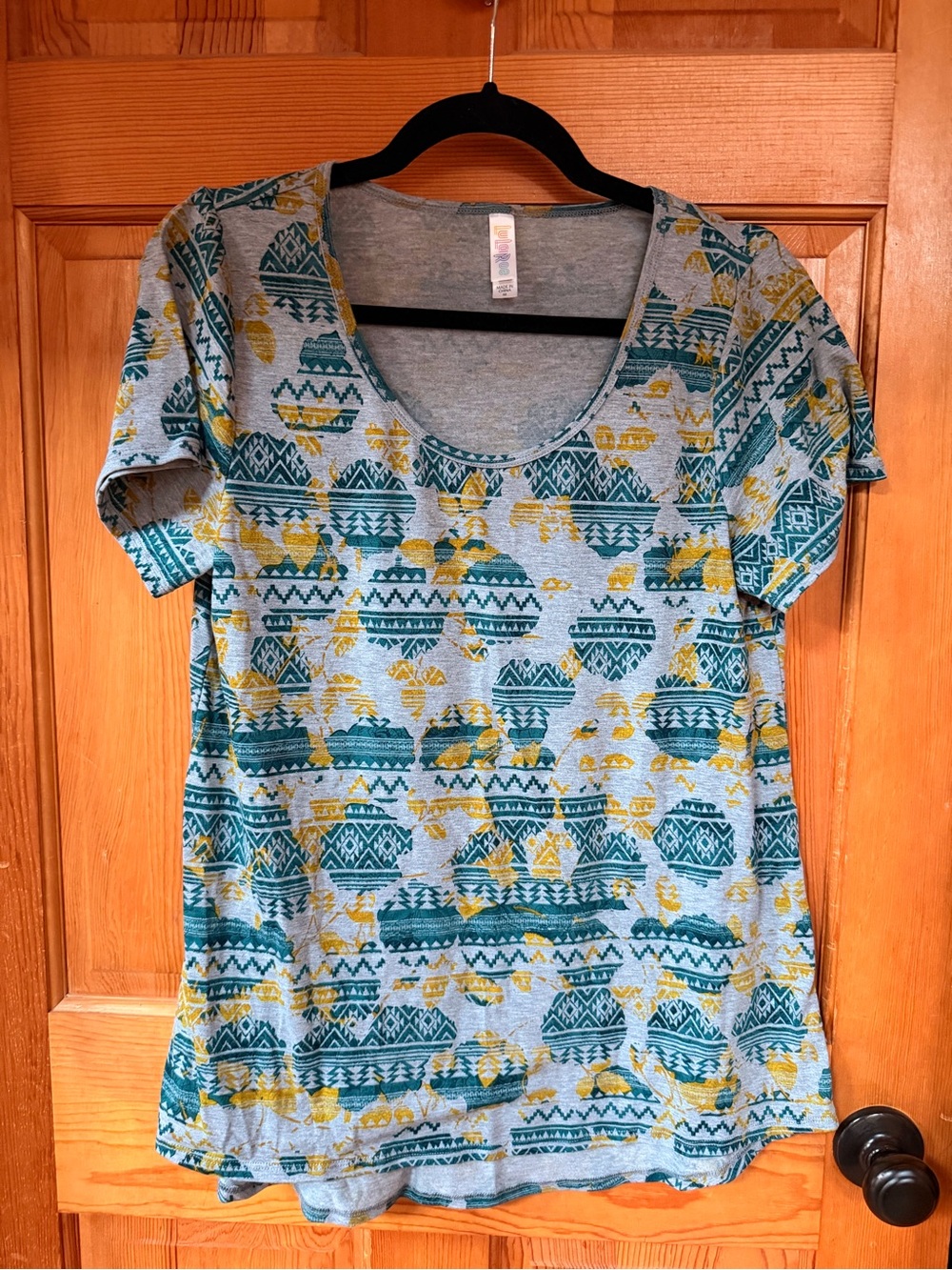 LuLaRoe Scoop Neck Tee in Teal & Mustard Pattern